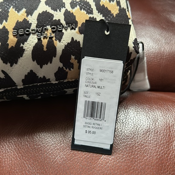 🔥🔥🔥NEW Marc Jacobs Leopard Print Cosmetic Pouch Makeup Bag Wallet - Picture 6 of 7